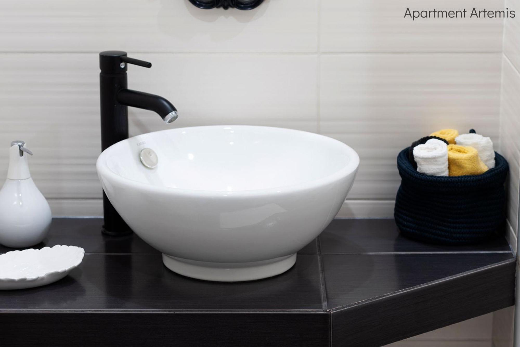Apollo & Artemis By Heloni Apartments Athens Exterior photo
